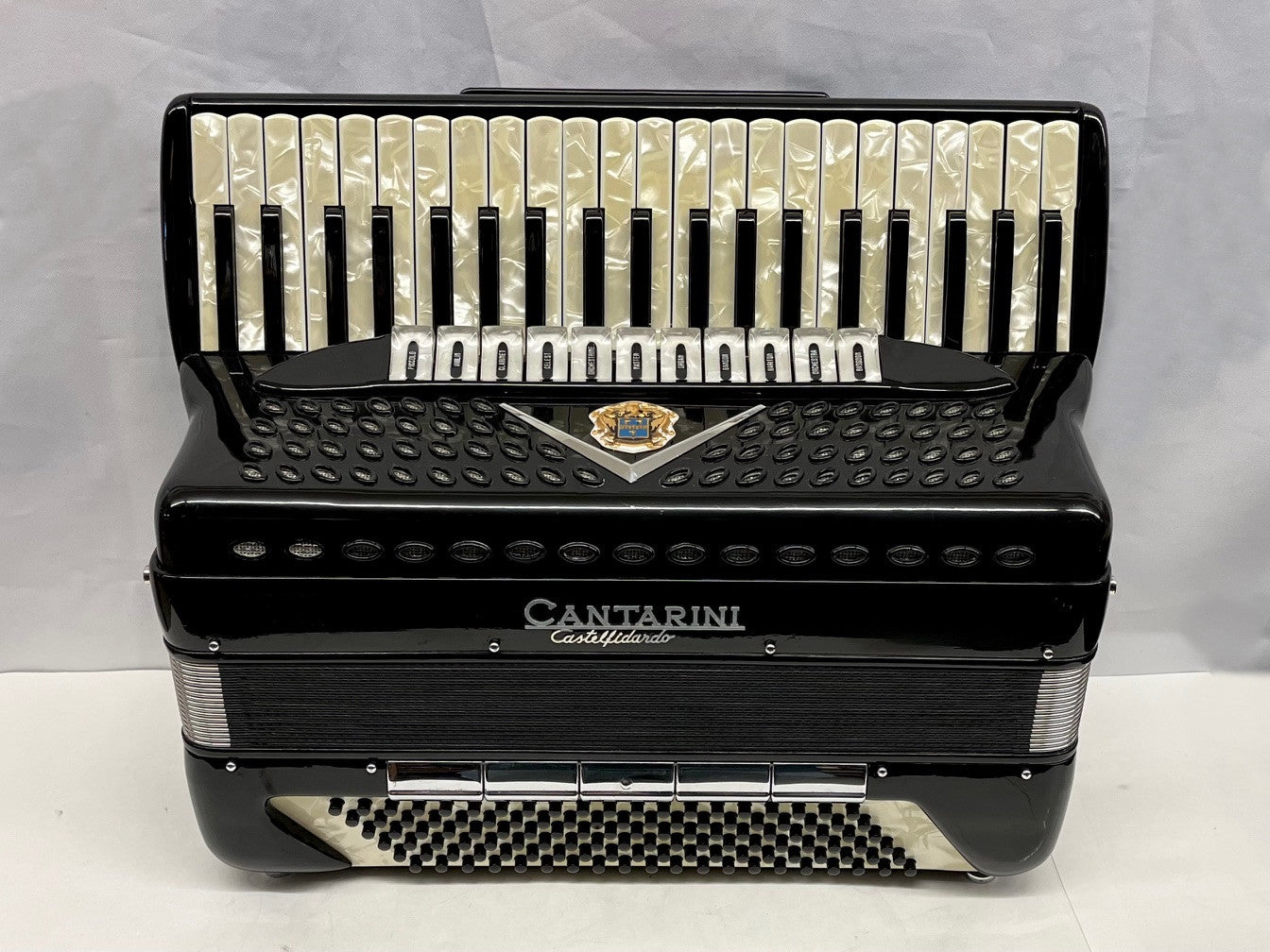 Cantarini Piano Accordion LMMH 41 Key 120 Bass - Black