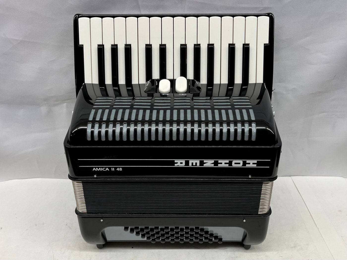 Hohner Amica II 48 Piano Accordion MM 26 Key 48 Bass - Black (Used