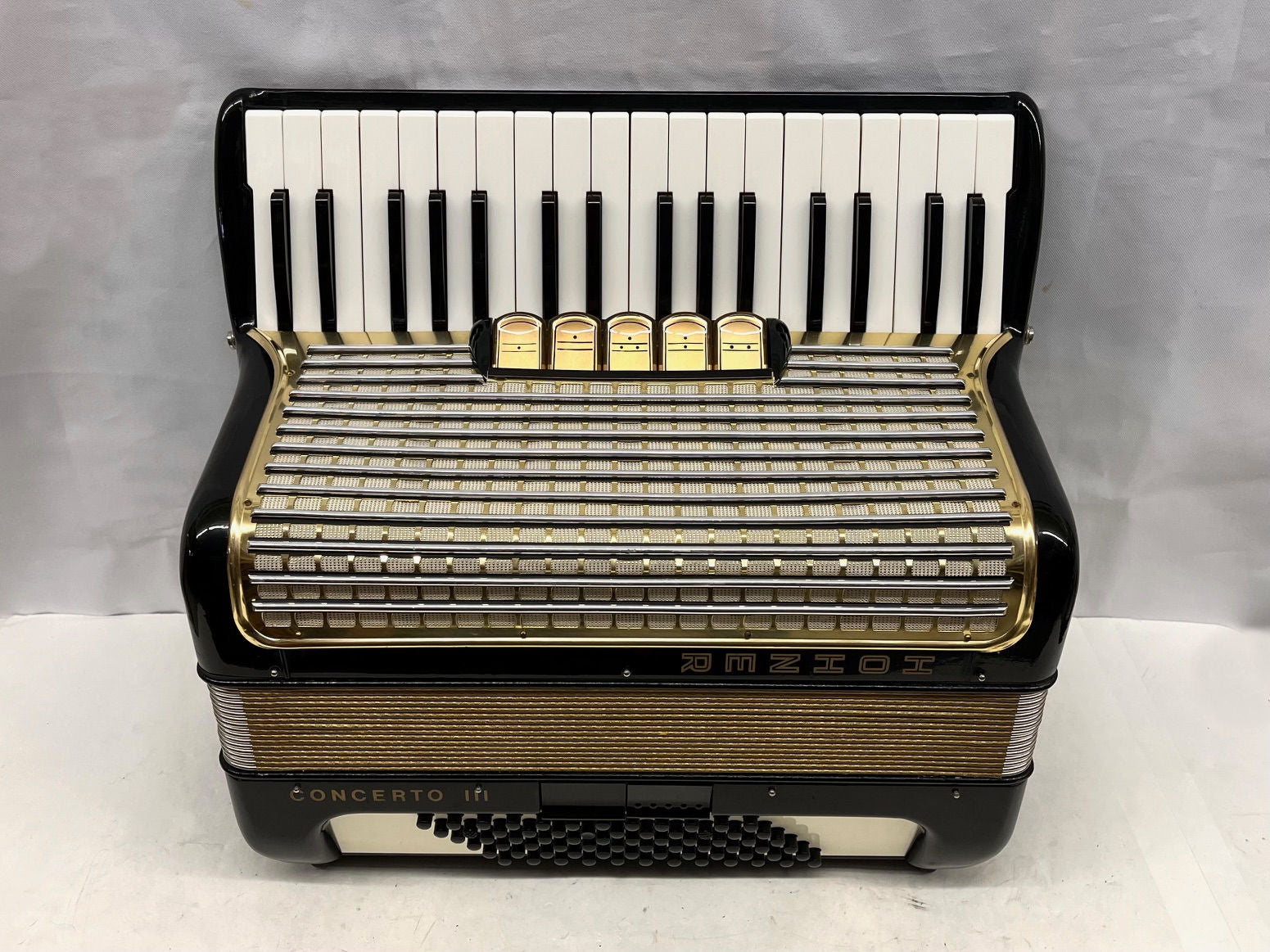 Hohner Concerto III Piano Accordion LMM 34 Keys 72 Bass Black