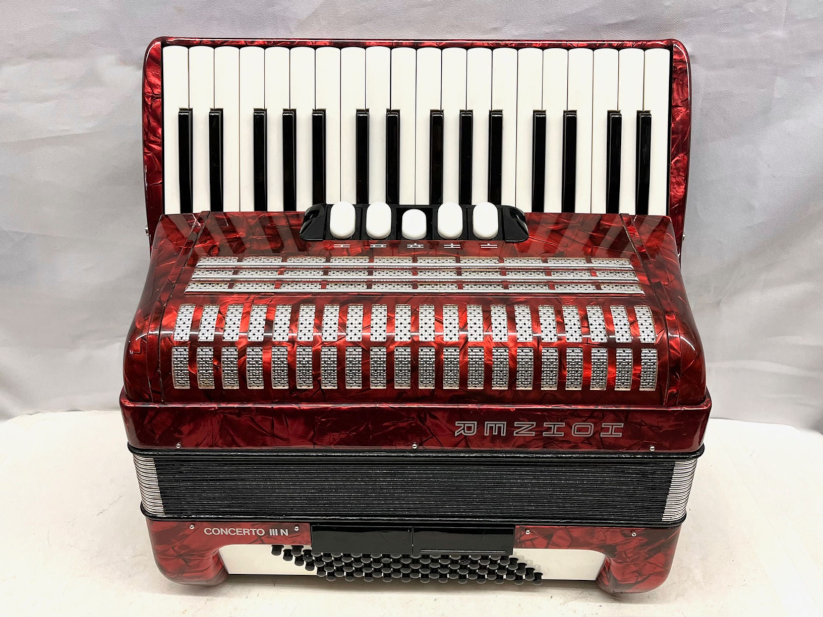 2024 Akkordeon Hohner Concerto III , 1. Hand