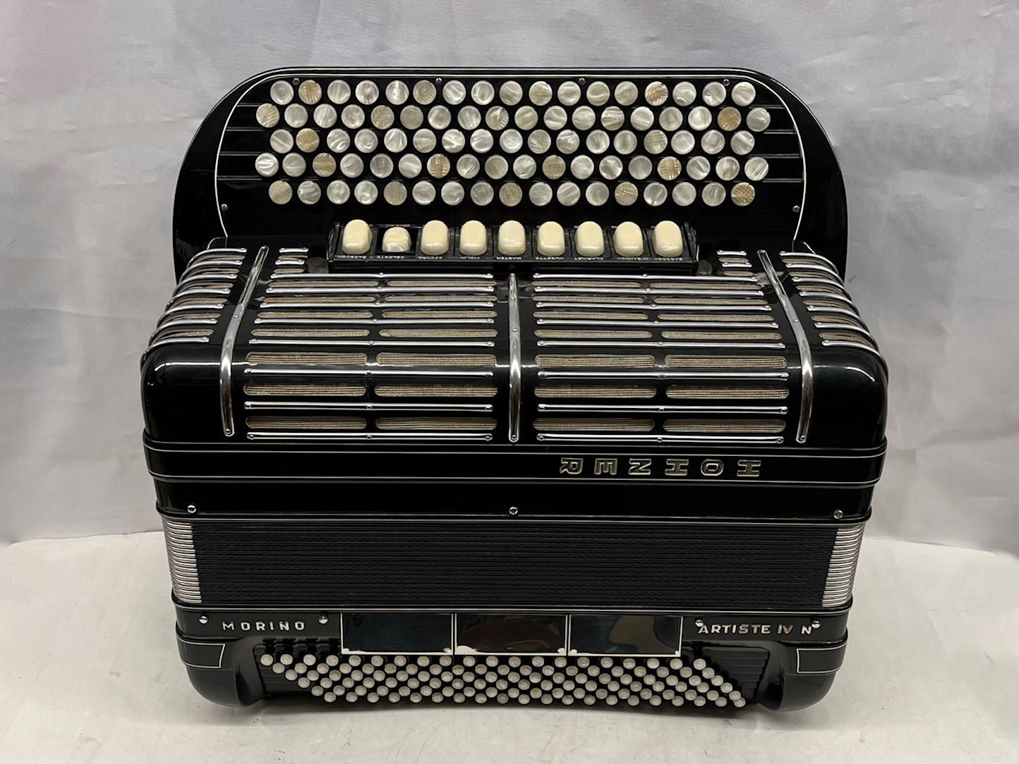 Hohner Morino Artist IV N Chromatic Button Accordion B System LMMM 5 R ...