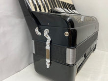 Load image into Gallery viewer, Mundinger Musette by Sonola Piano Accordion LMMM 41 Key 120 Bass - Black