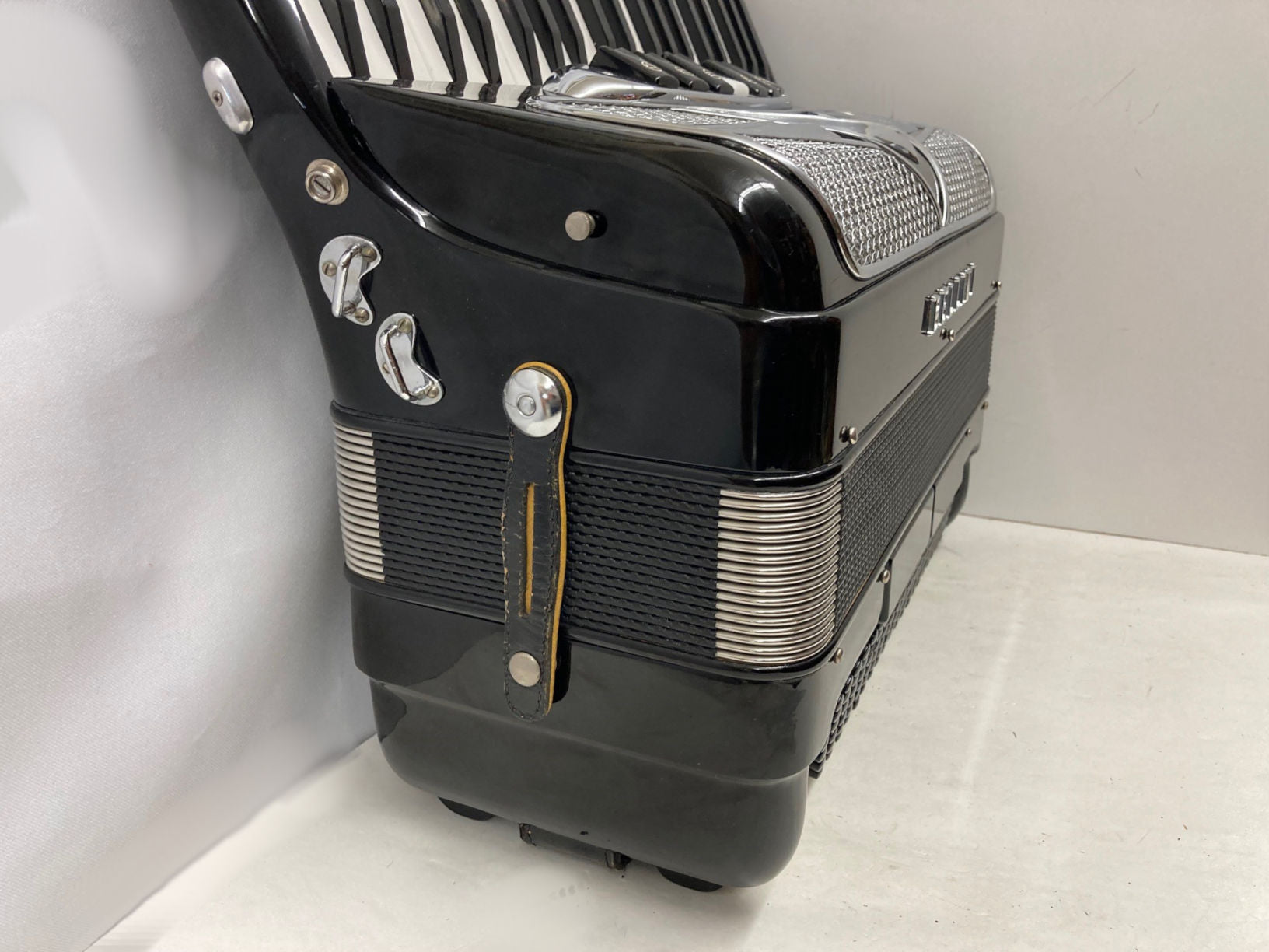 bellini klapprad Bellini Piano Accordion LMM 41 Key 120 Bass