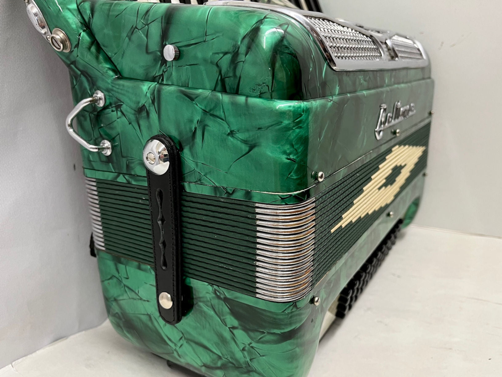 Titano 48 Bass - Piano Accordion – Accordions Canada