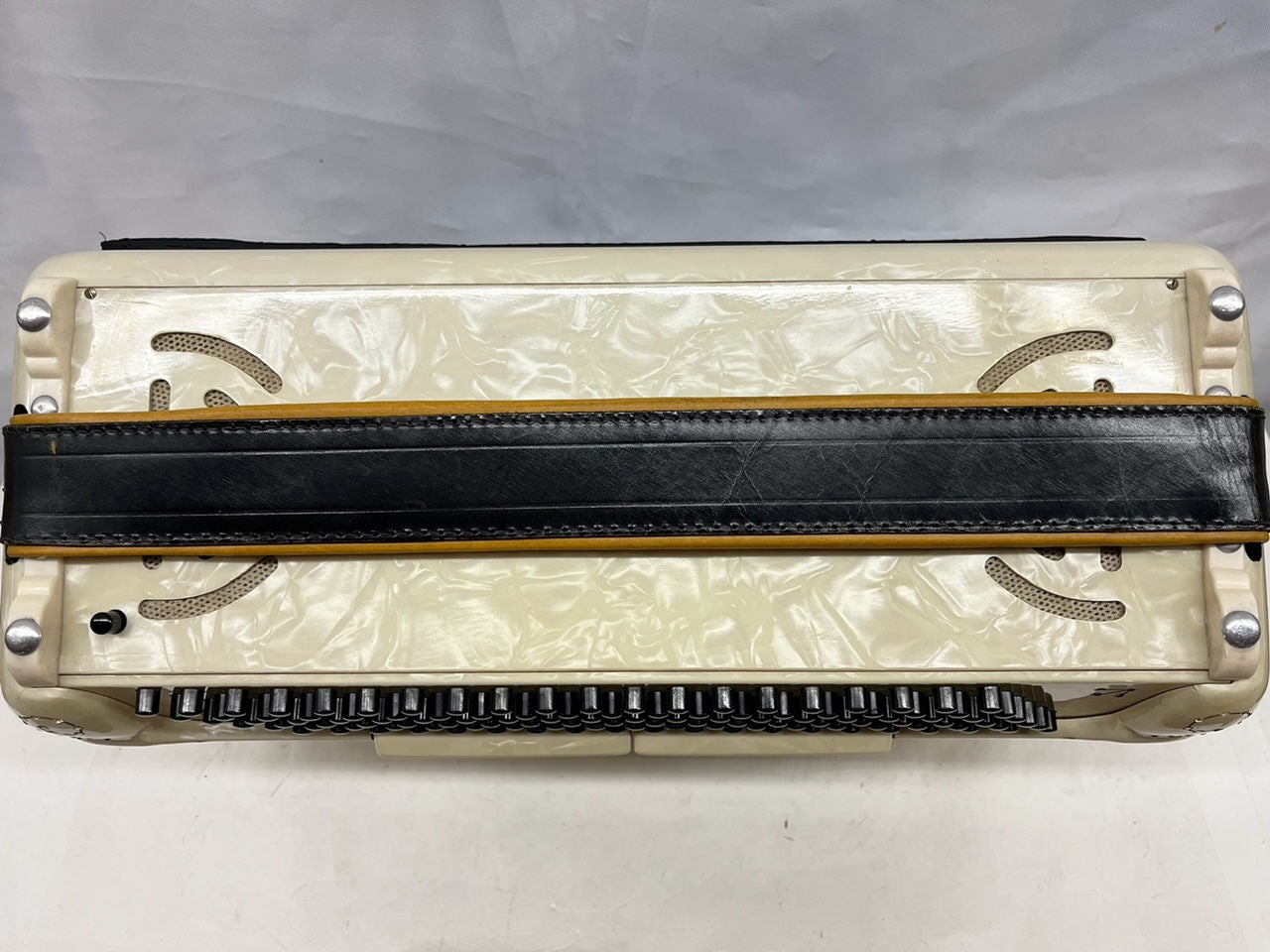 Gabbanelli Chromatic Button Accordion B System LMH 5 Row 120 Bass Wh