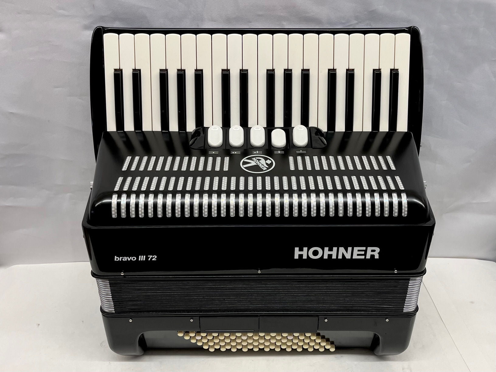 Hohner Bravo III 72 Piano Accordion LMM 34 Key 72 Bass - Black