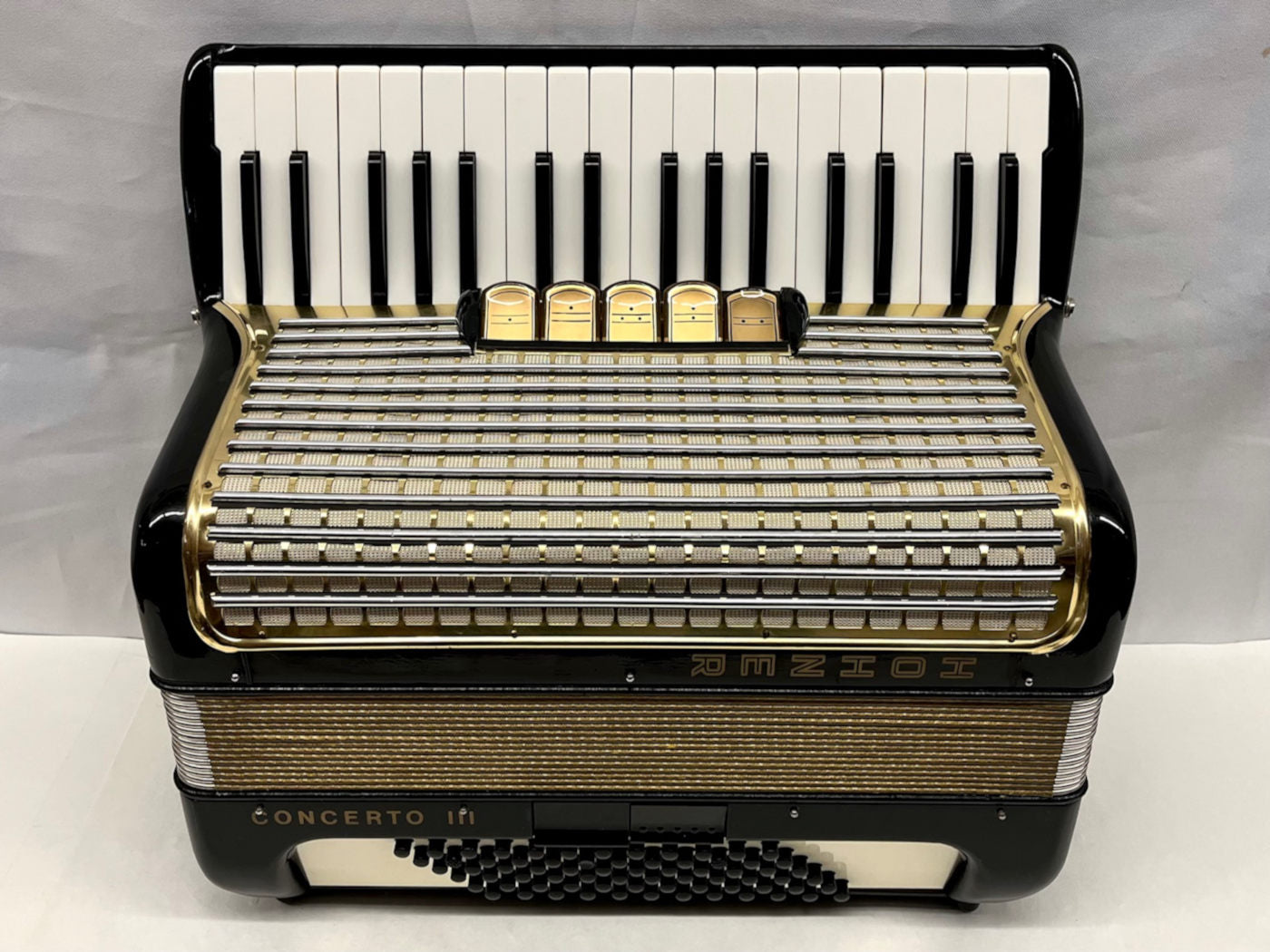 Hohner Concerto III Piano Accordion LMM 34 Keys 72 Bass - Black