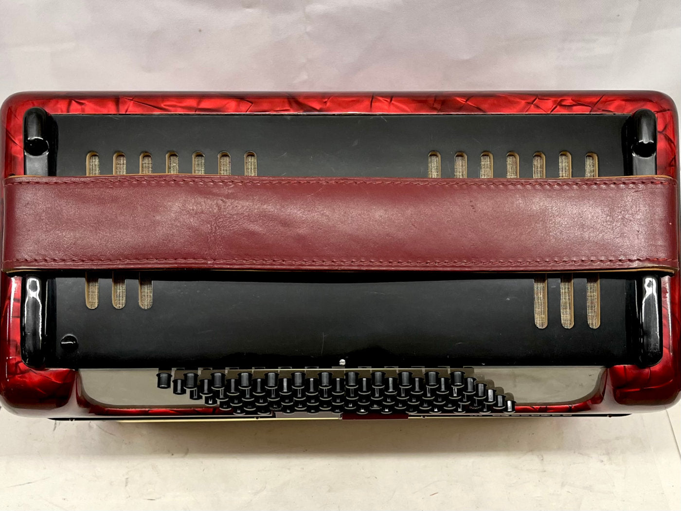 Hohner Concerto III Piano Accordion LMM 34 Keys 72 Bass - Red