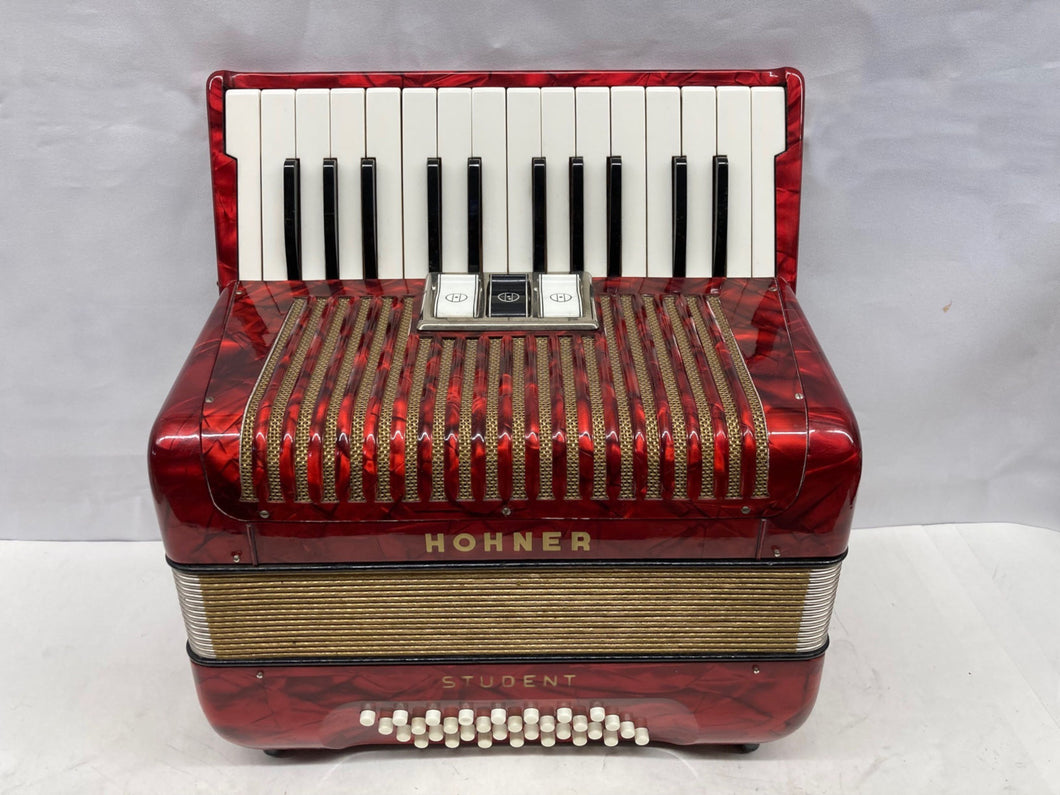 Hohner Student Piano Accordion MM 26 Keys 32 Bass - Red