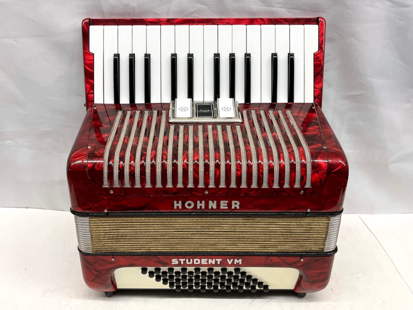 Hohner Student VM Piano Accordion MM 26 Key 48 Bass - Red