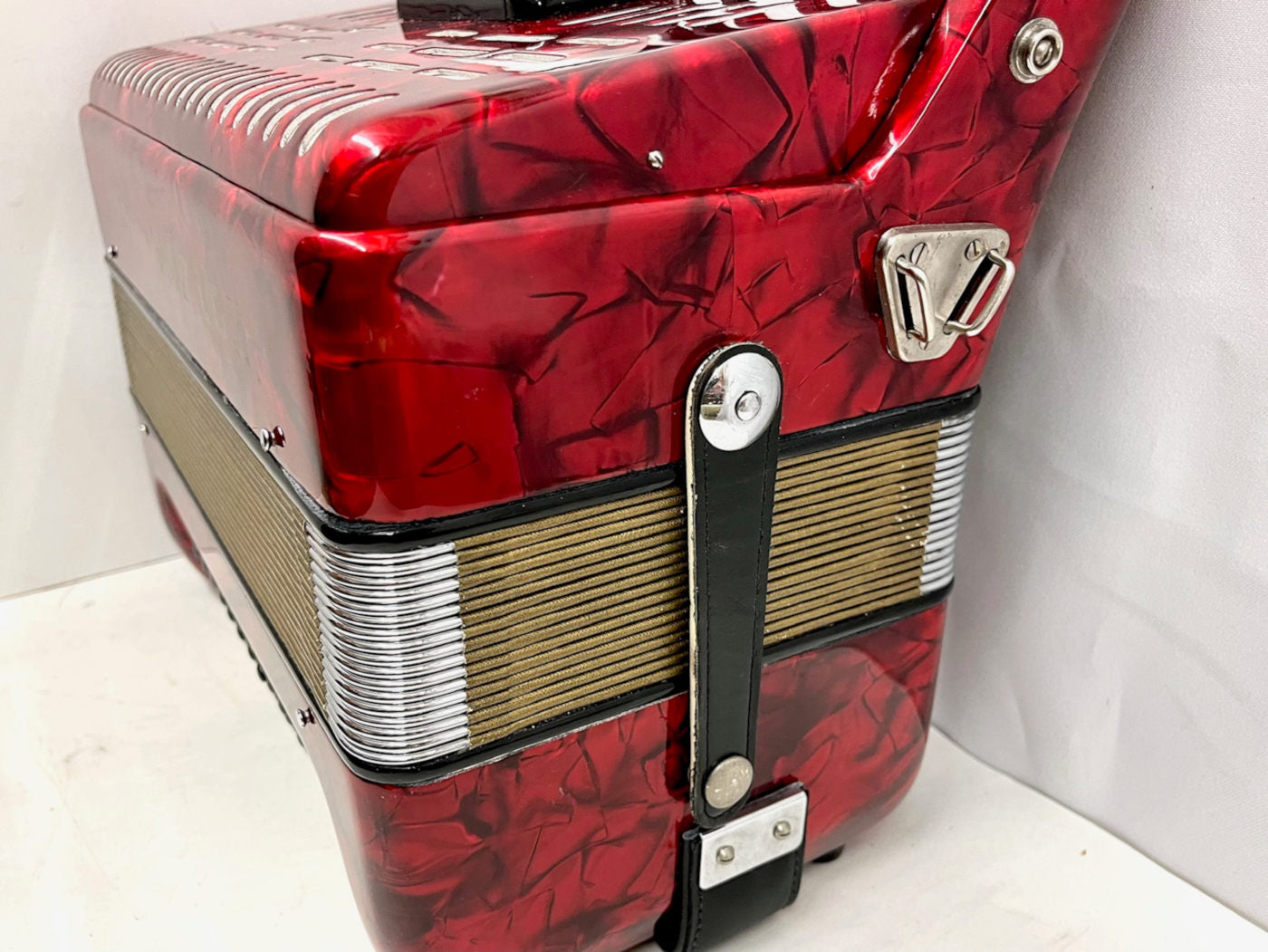Hohner Studioso II Piano Accordion MM 26 Keys 40 Bass - Red