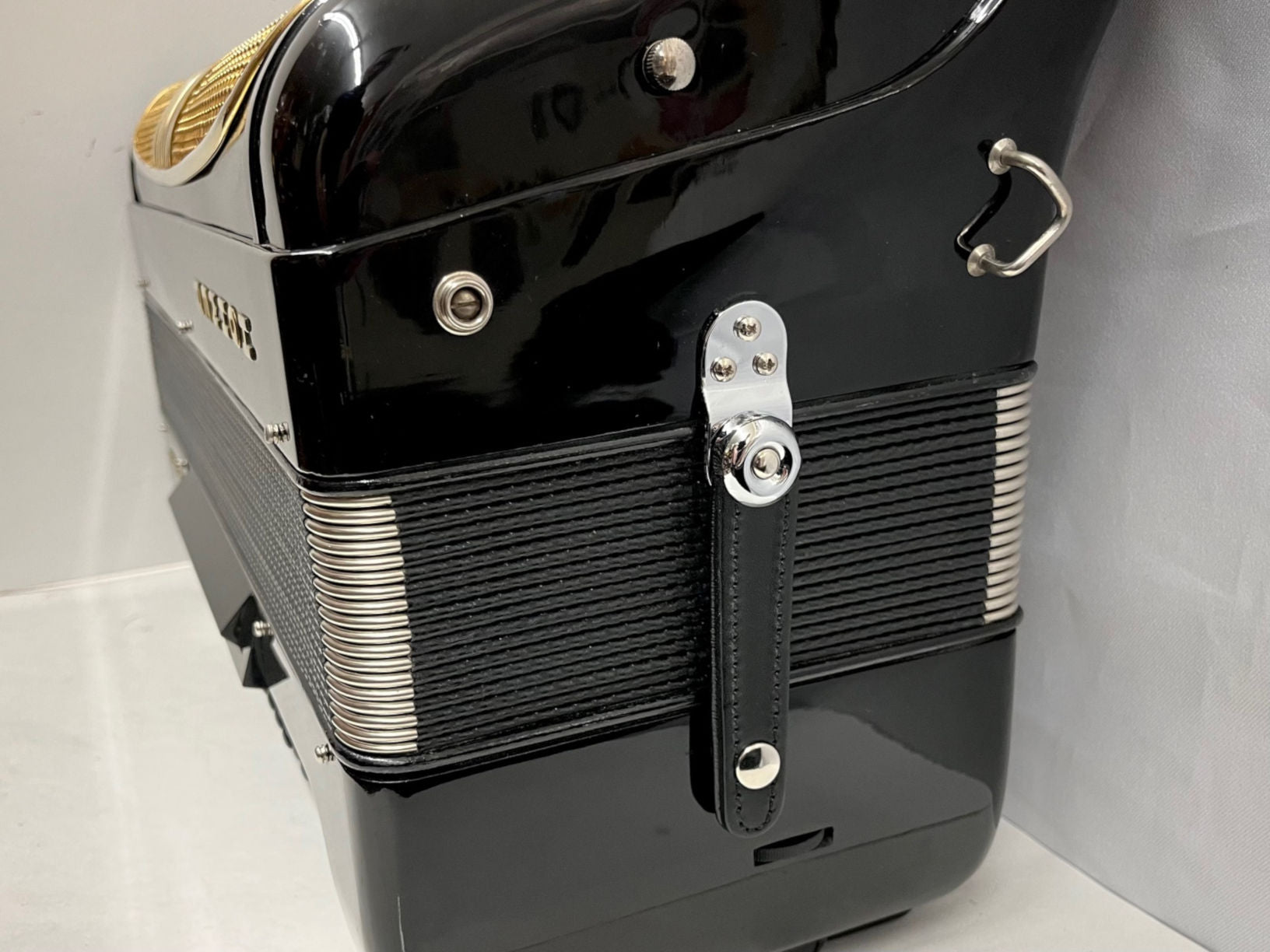 Hohner Verdi VN Piano Accordion LMMM 41 Keys 120 Bass - Black