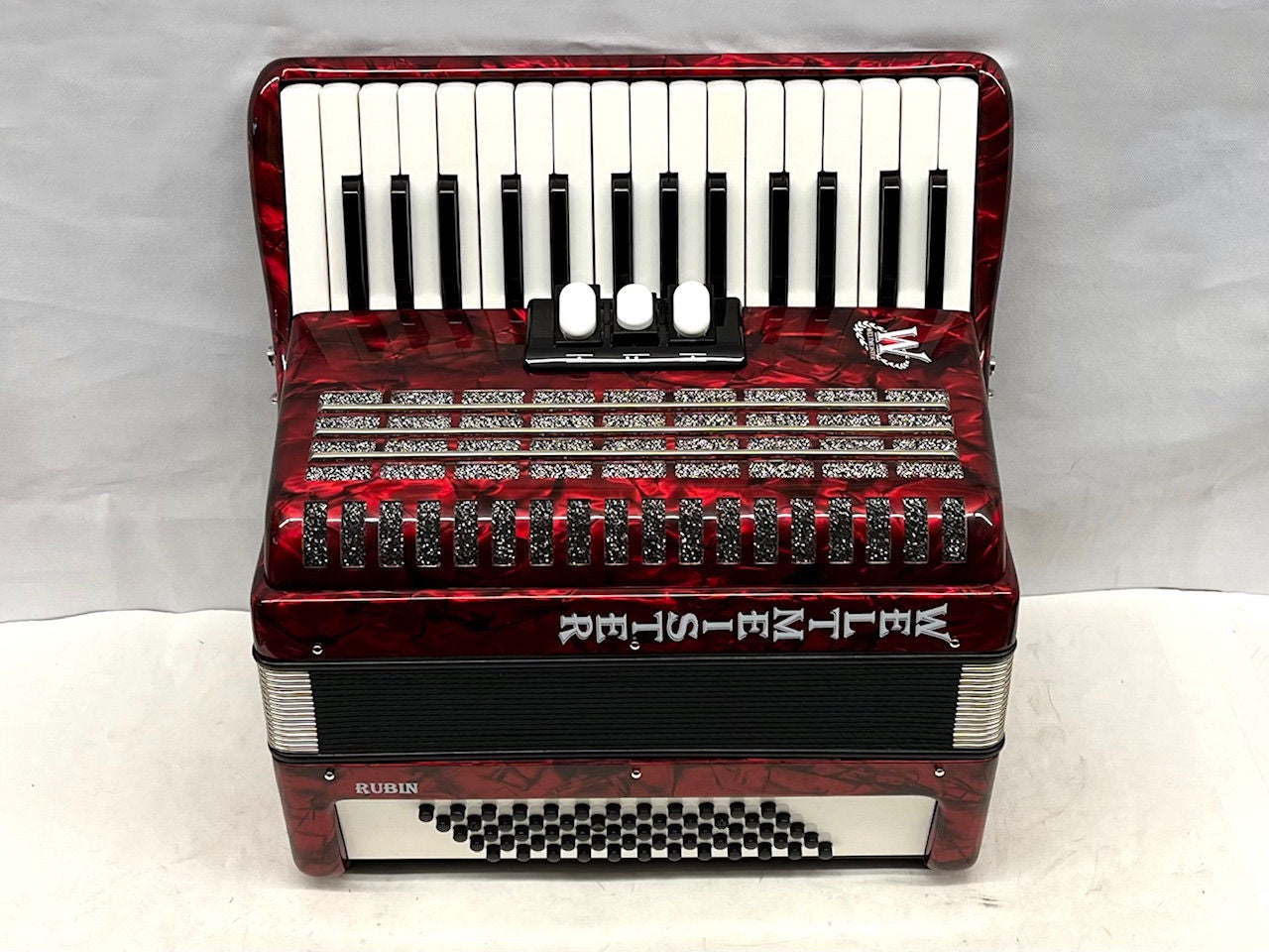 Weltmeister Rubin Piano Accordion MM 30 Key 60 Bass Red Accordions
