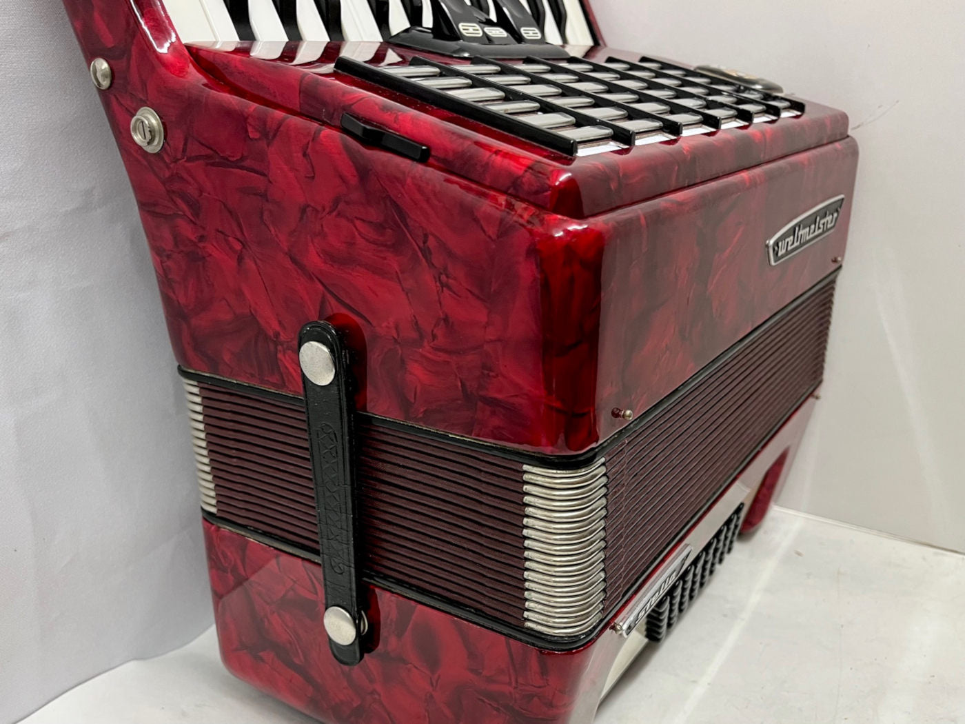 Weltmeister Stella Piano Accordion MM 26 Key 48 Bass - Red