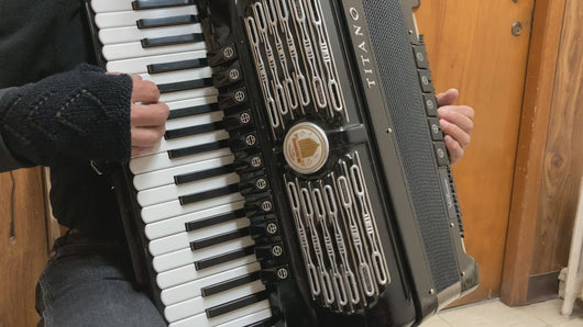 Titano Virtuoso Piano Accordion LMMH 41 Key 120 Bass - Black