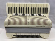 Load image into Gallery viewer, Hohner Tango VM Musette 120 Bass
